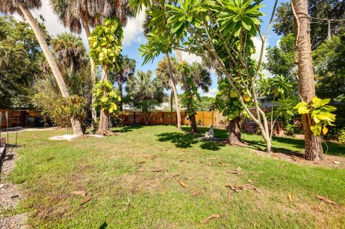 1103 8 St, Fort Pierce FL 34950-4123 exterior