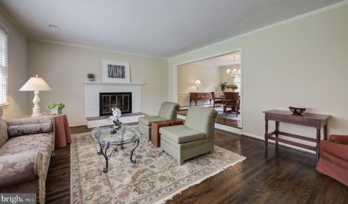 735 Hickory Ln, Berwyn PA 19312-1438 exterior