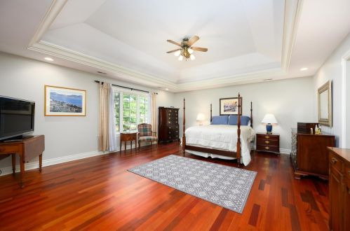 562 Linden Ave, Elmhurst IL 60126-4029 exterior