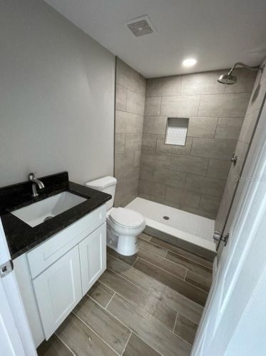 2608 111 Ave, Tampa FL 33612-6243 exterior