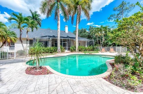 2565 68 St, Naples FL 34105-7225 exterior