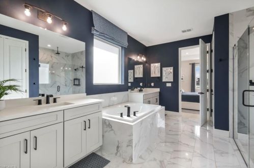 2128 Grv Dr, Naples FL 34120-1422 exterior