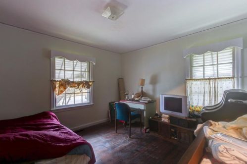 1487 Mercer Ave, Atlanta GA 30337-1515 exterior