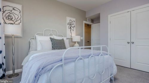 16654 Crabbs Branch Way, Rockville MD 20855-2201 exterior