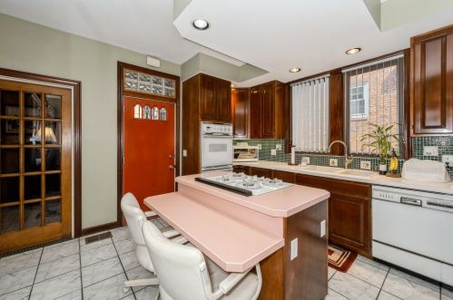 5654 Spaulding Ave, Chicago IL 60651-4139 exterior