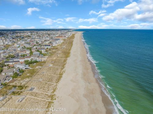 400 Newark Ave, Point Pleasant Beach NJ 08742-4141 exterior