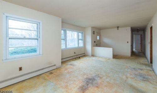 680 Otterhole Rd, West Milford Lakes, NJ 07480-3014