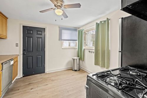 9822 Glendale Ave, Pittsburgh PA 15227-2831 exterior