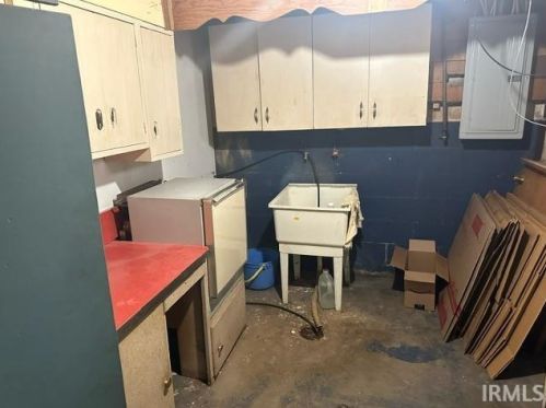 1005 Geyer Ave, Mishawaka IN 46544-4335 exterior