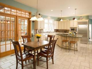 4910 Beacon Hill Rd, Hopkins MN  55345-4708 exterior