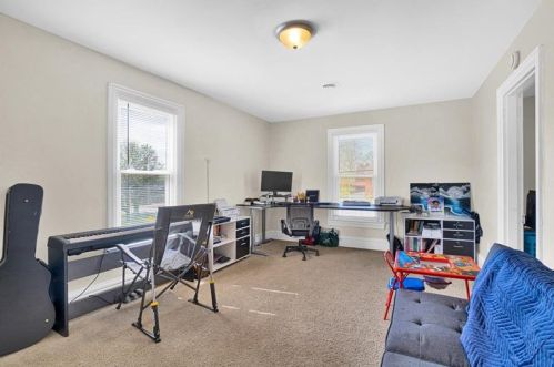 24 Mainsgate St, Pittsburgh PA 15205-2247 exterior