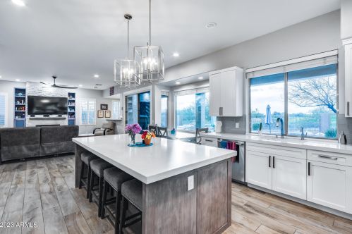 22034 55th St, Phoenix AZ  85054-7150 exterior