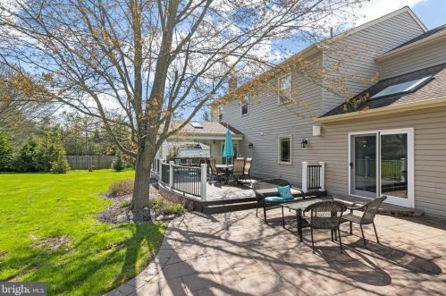 615 Wyndrise Dr, Blue Bell, PA 19422-2902