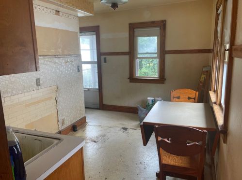 222 64th St, Milwaukee, WI 53213-4013