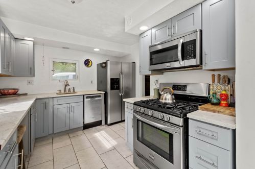 2408 Patterson St, Pittsburgh PA 15203-2723 exterior