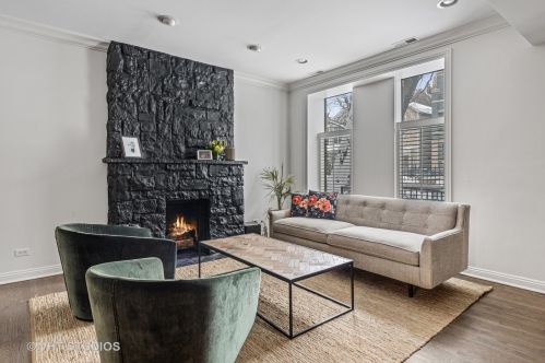 2044 Bissell St, Chicago IL 60614-4206 exterior