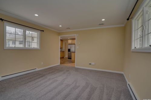 19 Empire Ct, Commack NY 11725-1134 exterior