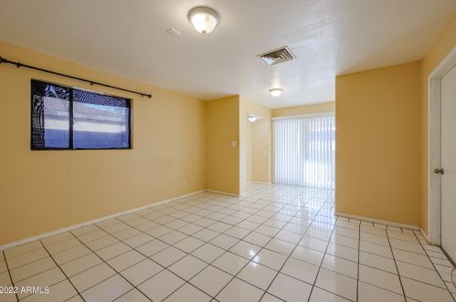 3121 Bethany Home Rd, Phoenix AZ 85015-2442 exterior