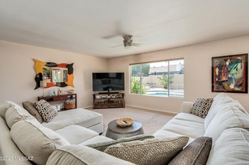 7590 Ln Cienega Dr, Tucson AZ 85712-1423 exterior