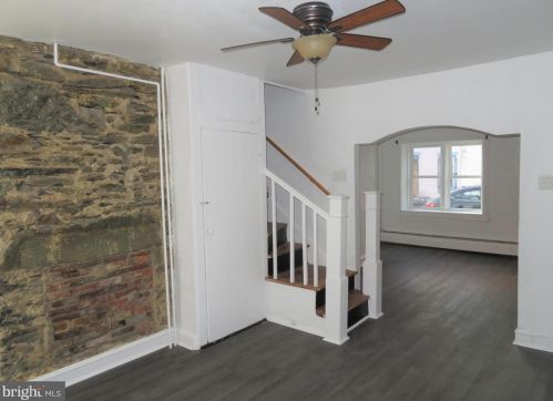 123 Levering St, Philadelphia PA 19127-1403 exterior