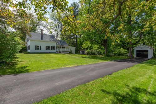 36 Charles St, Concord NH  03303-1528 exterior