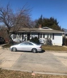 17 Marconi St, Providence, RI 02909-3927