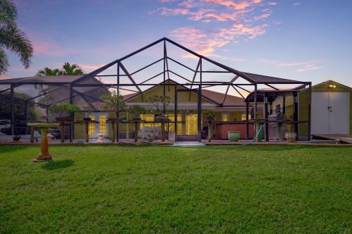 139 Royce Ave, Fort Pierce FL 34983-1238 exterior