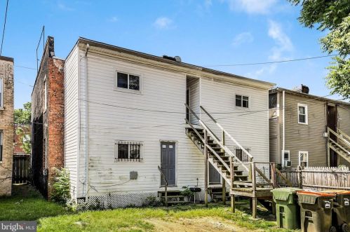 1320 T St, Washington DC 20009-4438 exterior