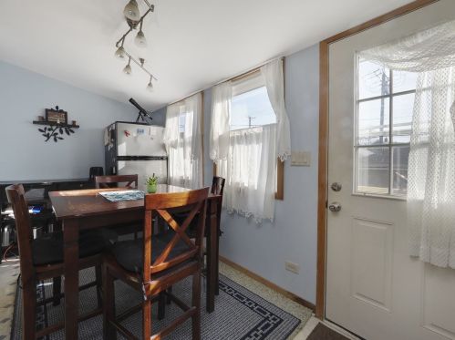 4335 Mason Ave, Chicago IL 60630-1913 exterior