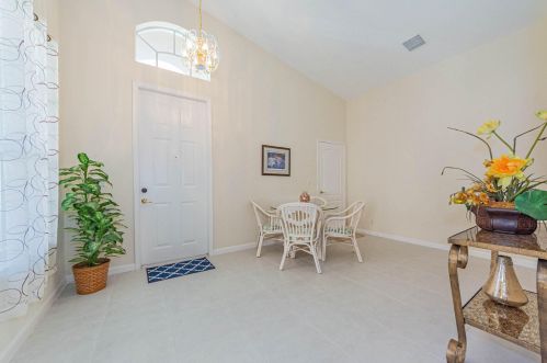 5629 Spanish Riv Rd, Fort Pierce FL 34951-2896 exterior