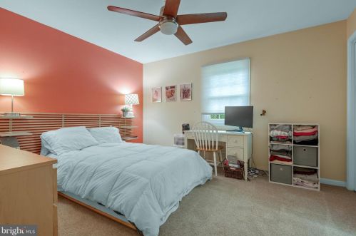 1707 Crossfield Dr, Lancaster PA 17603-6789 exterior