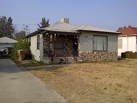 1021 Glade St, Bakersfield, CA 93308-3532