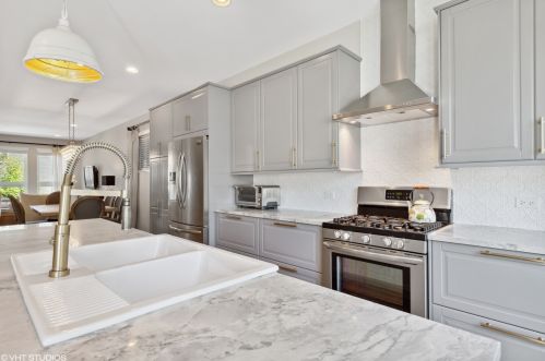 2040 Hamlin Ave, Chicago IL 60647-1010 exterior