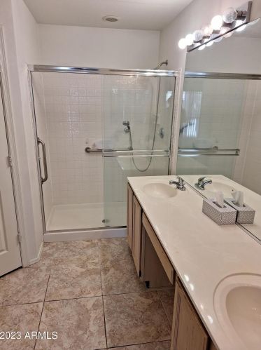 13829 42 Pl, Phoenix AZ 85050-3361 exterior