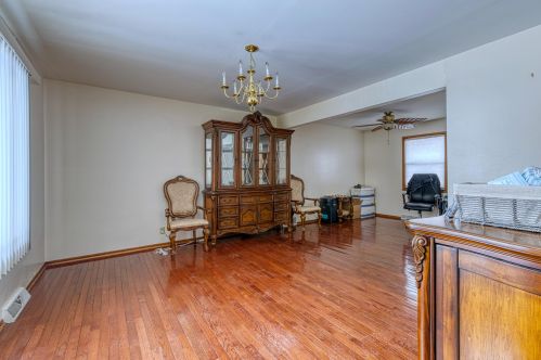 7249 97, Milwaukee WI 53225-2504 exterior