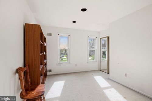 7907 Ivymount Ter, Rockville MD 20854-3753 exterior