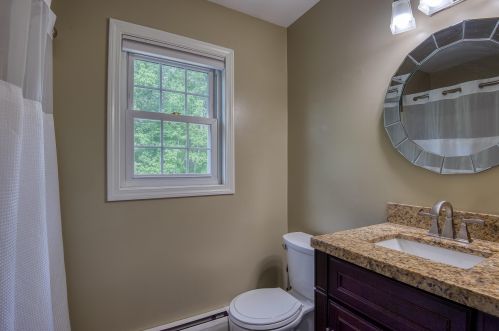 5 Styles Dr, Concord NH 03301-8634 exterior