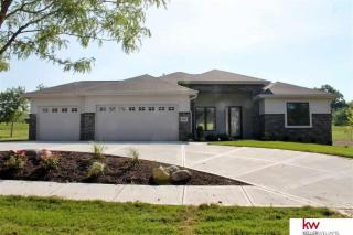 3007 194th St, Omaha NE  68022-3972 exterior