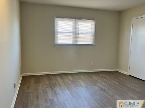 7 Hallo St, Edison NJ exterior