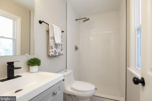 1411 Leister Dr, Silver Spring MD 20904-1548 exterior