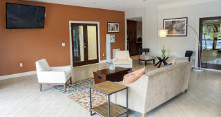 375 Palm Springs Dr, Altamonte Springs FL  32701-3506 exterior