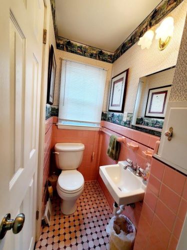 2414 Glenside Blvd, Meskegon MI 49441-3244 exterior