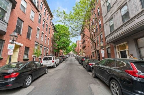 11 Irving St, Boston MA 02114 exterior