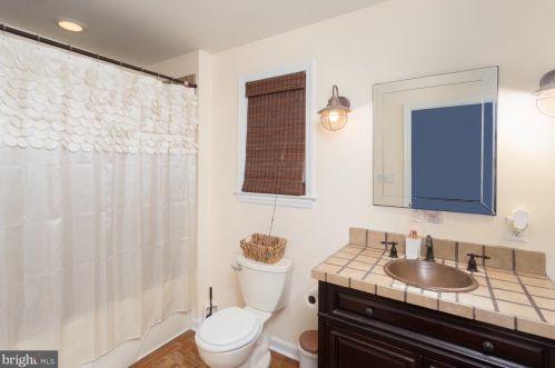 29 Forman Dr, Trenton NJ 08690-1606 exterior