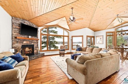 5108 Larson Ln, Duluth MN 55803-9436 exterior