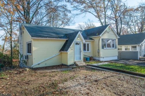 633 Brooklyn Mountain Rd, Hopatcong, NJ 07843-1230