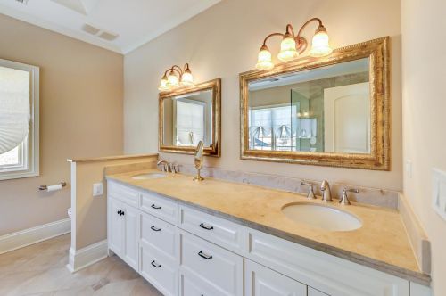 642 Euclid Ave, Elmhurst IL 60126-4338 exterior