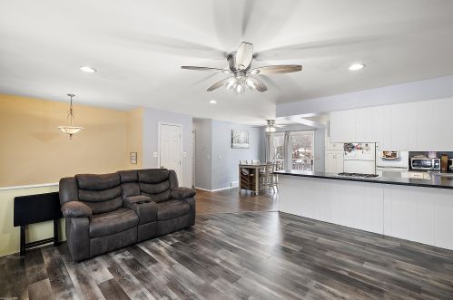 48229 Mallard Dr, New Baltimore MI 48047-2286 exterior