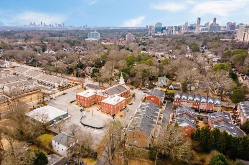 2588 Brookhaven Chase Ln, Atlanta, GA 30319-3479