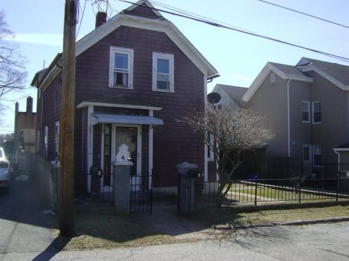 3 Becker Ave, Providence, RI 02919-4117